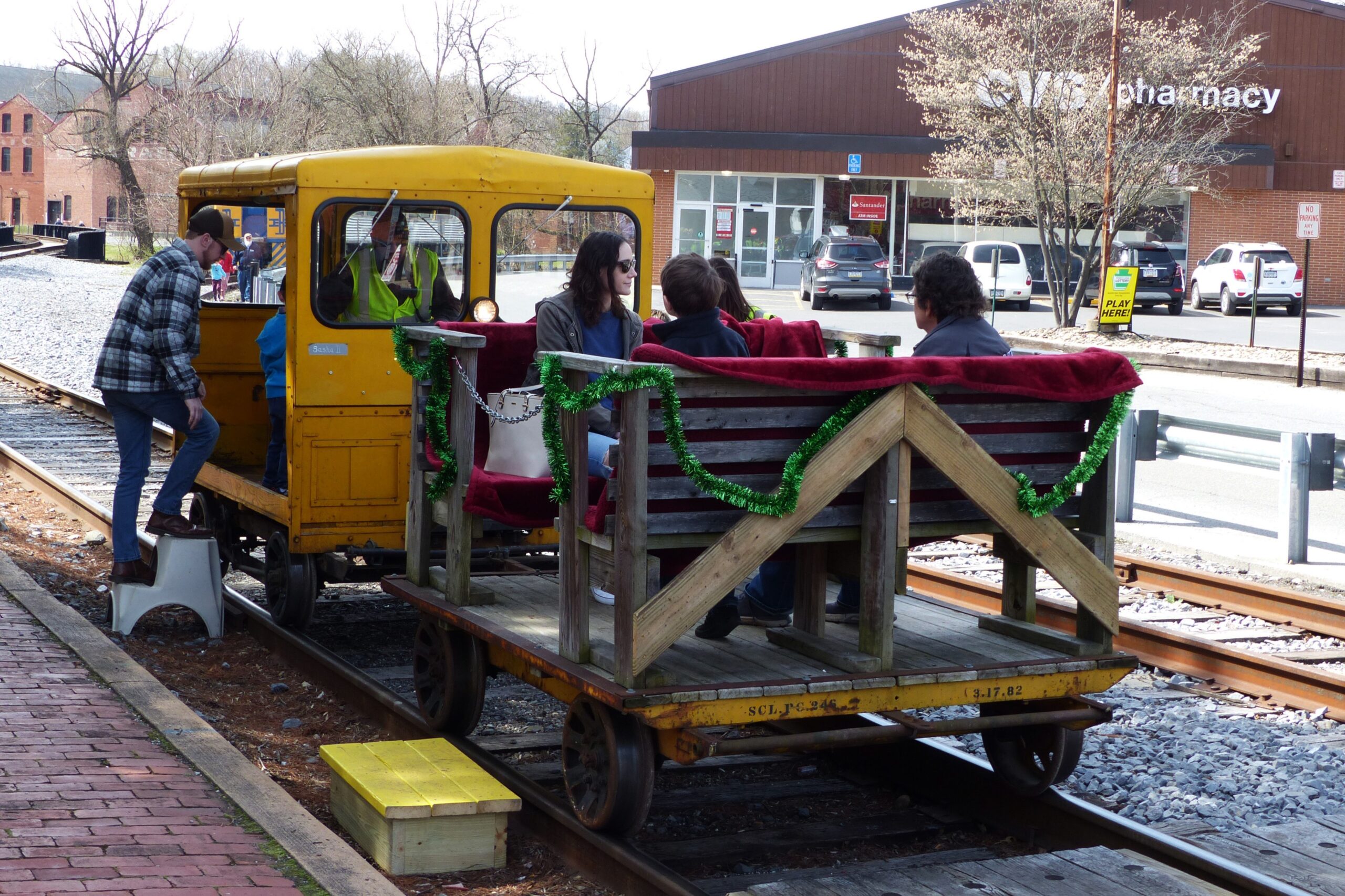 R49 Train Ride Maker Faire | Bellefonte Historical Railroad Society Rides and Guided ...