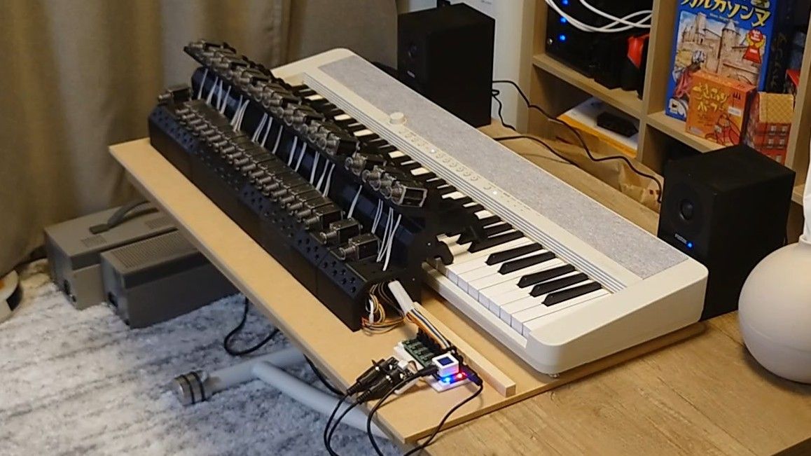 Maker Faire | Automatic Keyboard Playing Robot - Maker Faire