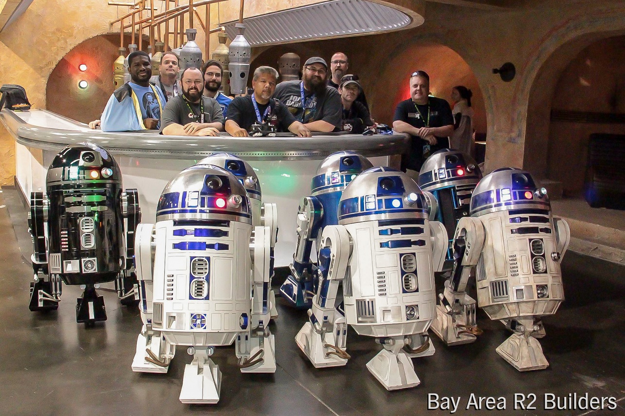 R2-D2 and BB-8 Astromech Droids