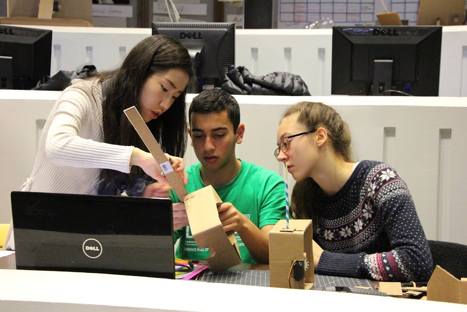 Teens Learning to Make and Design Together in the TechHive