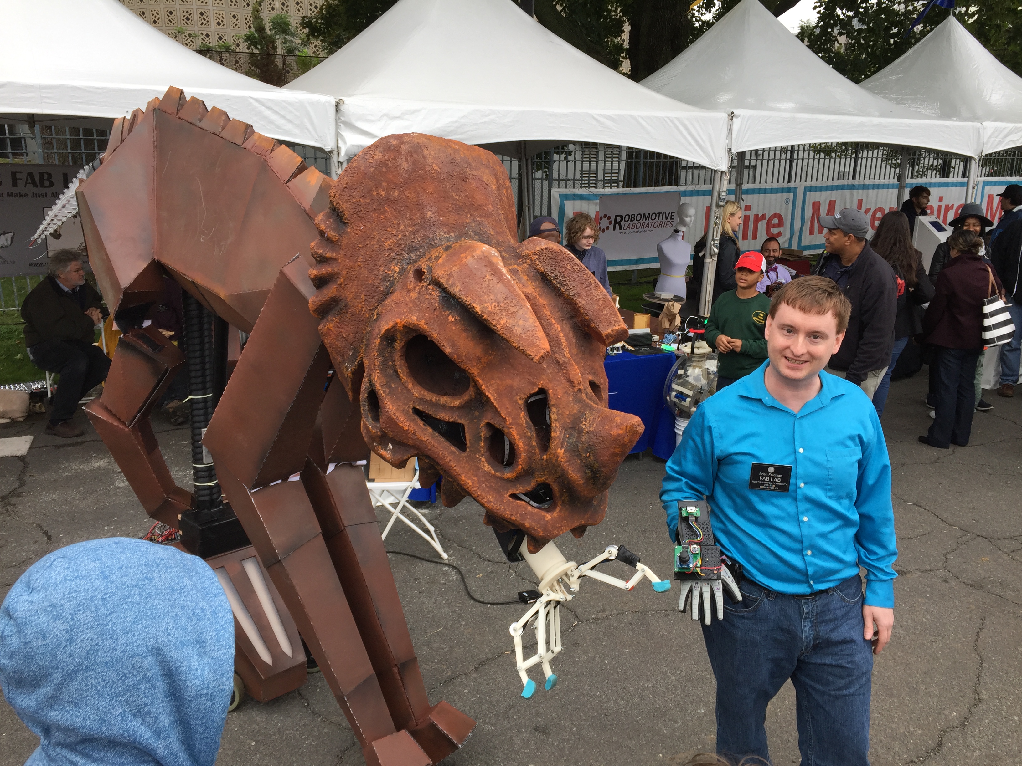 TOBOR - The Gigantic Robotic Dinosaur!