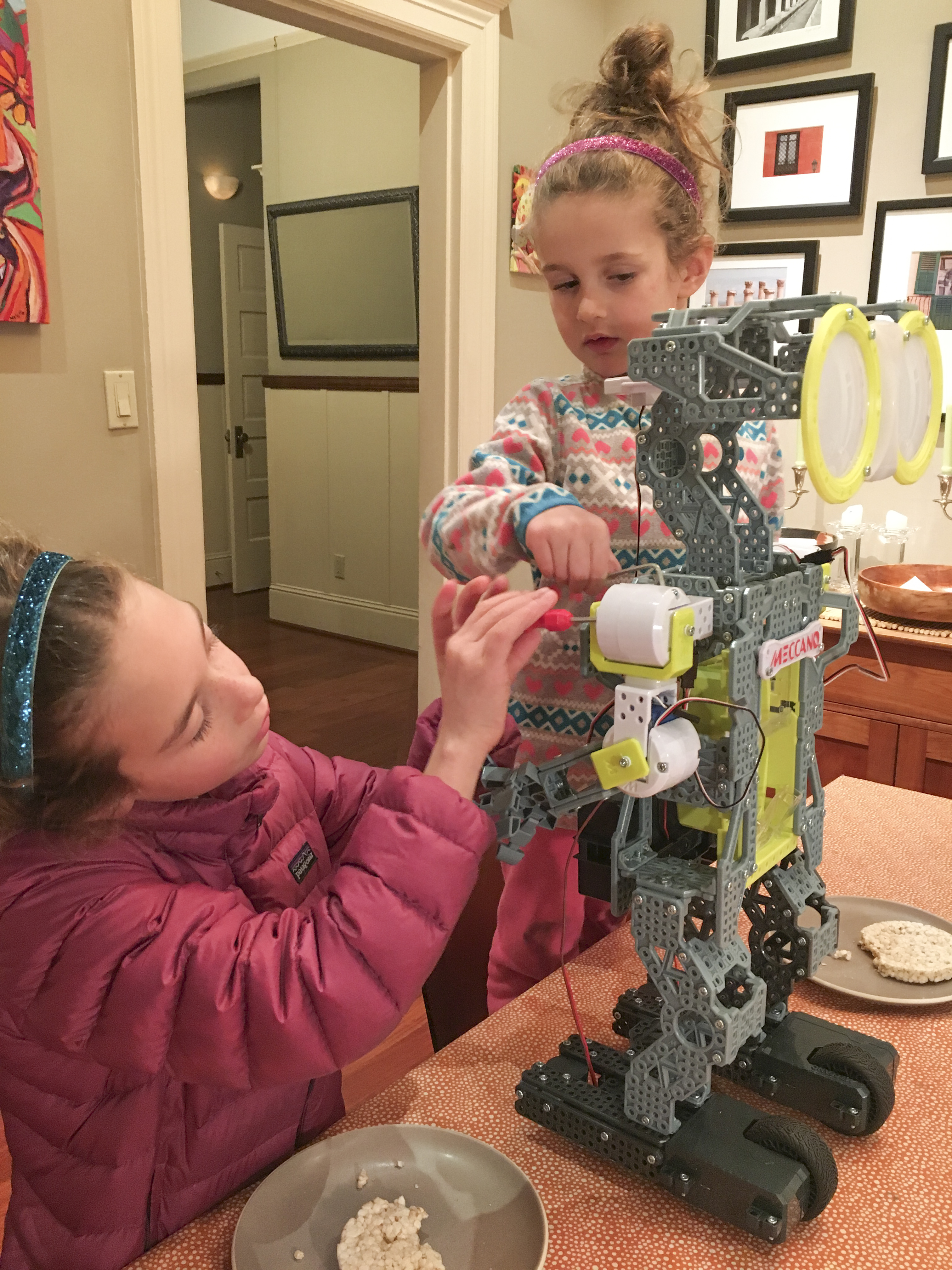#RobotGirls: 5 & 8 Year Old Girls Build the Worlds Best Girl Robot