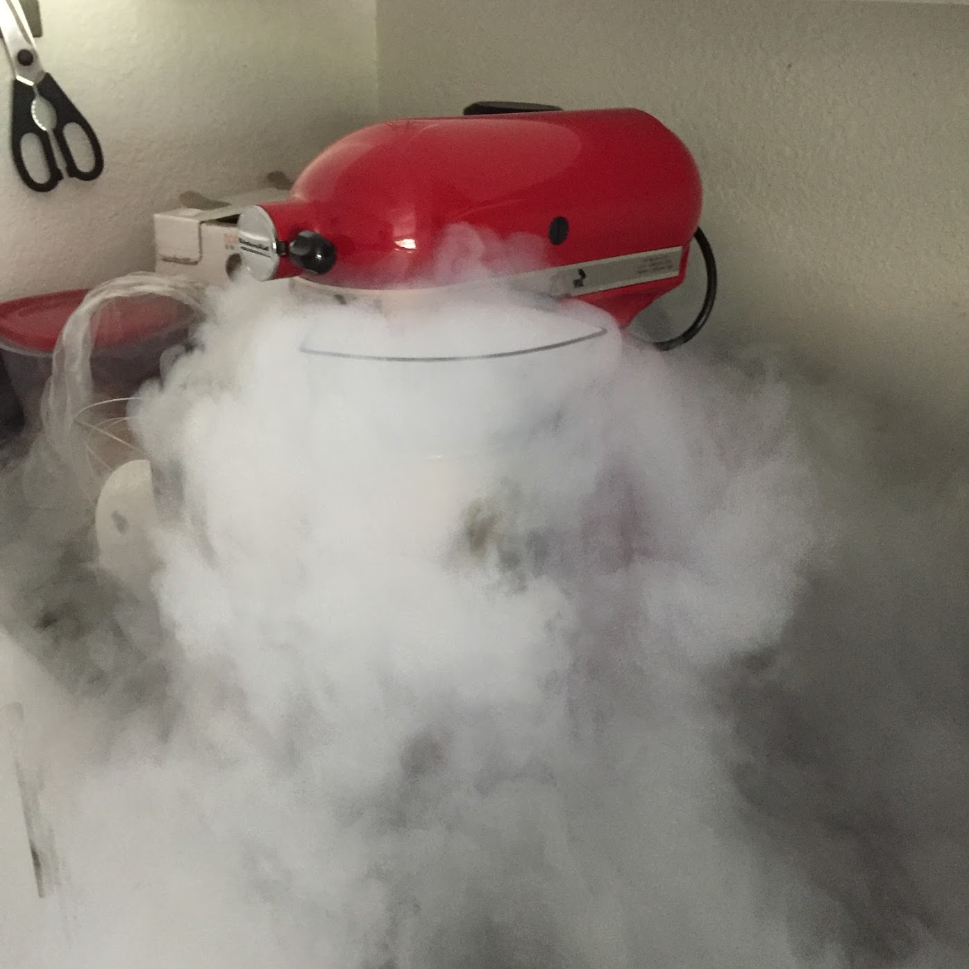 Liquid Nitrogen in the Kitchen: Freeze All The Things!