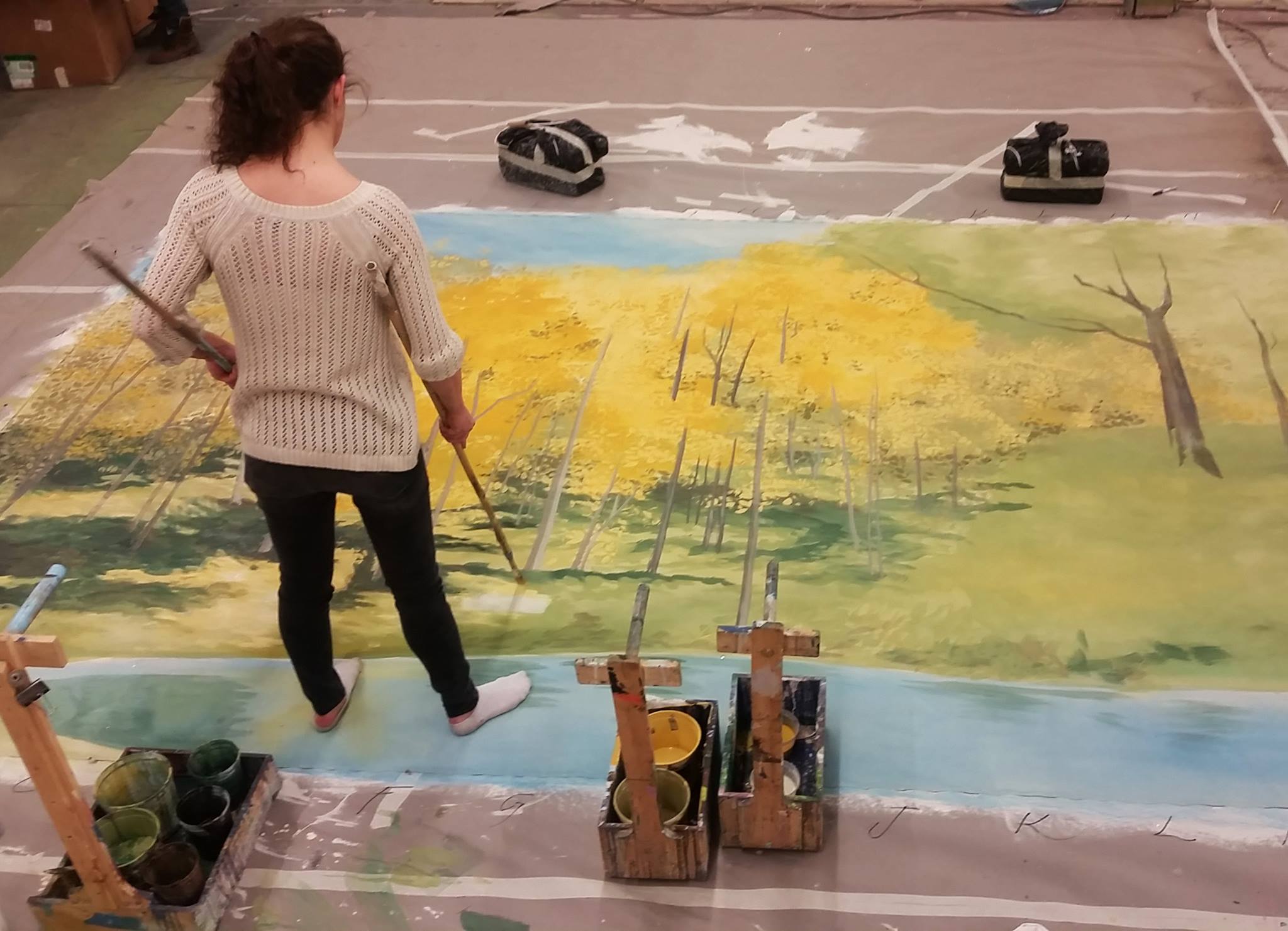 maker-faire-space-lady-theatrical-scenic-painting-demonstration-in